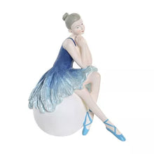 Imaginea se incarca, STATUETA BALERINA ALBASTRA MINGE
