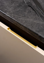 Imaginea se incarca, Viefe Hide
